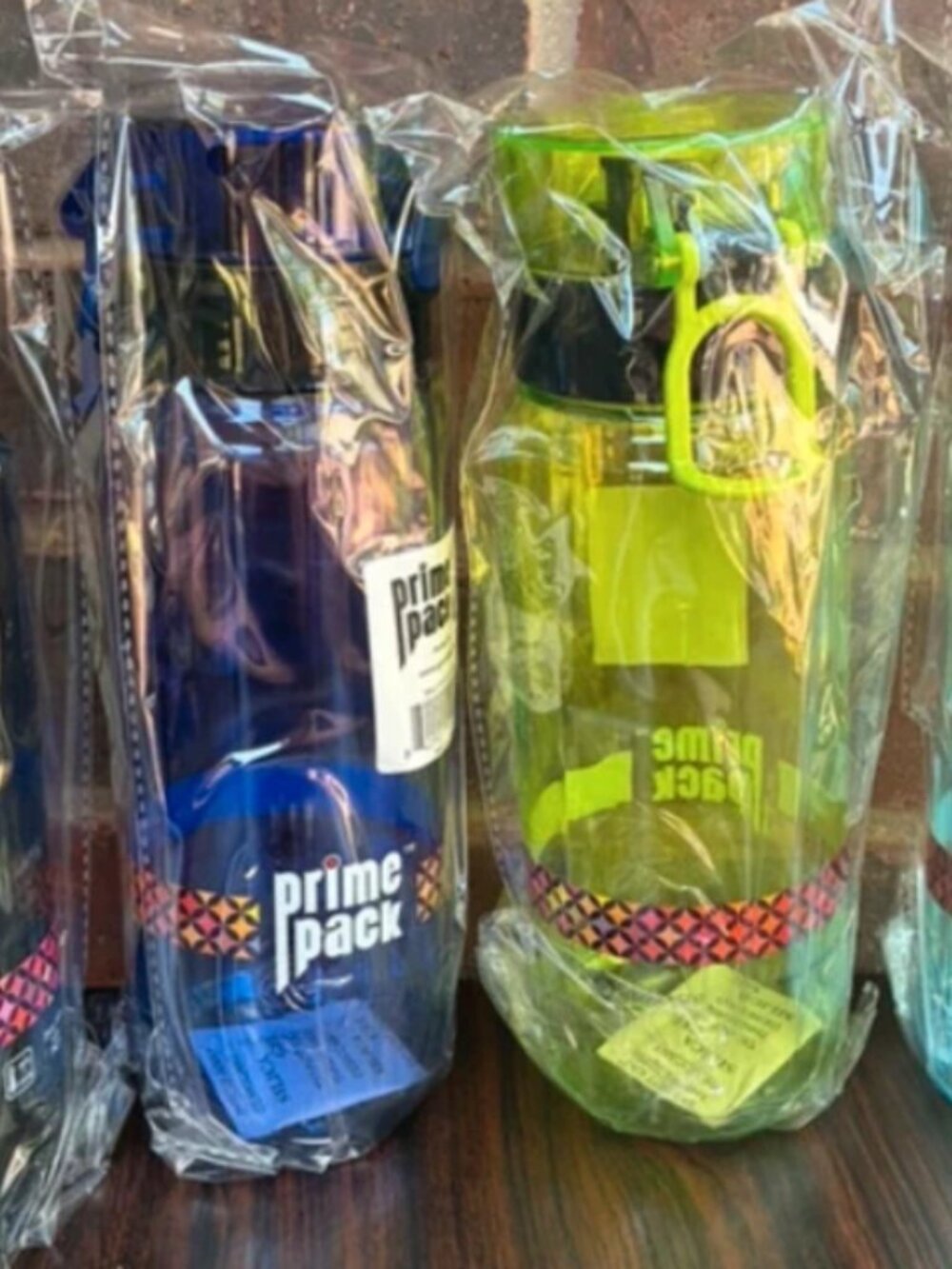 set of 4 water botles 25 ounces each